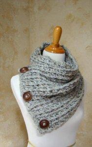 grey crochet 3 button scarf pattern