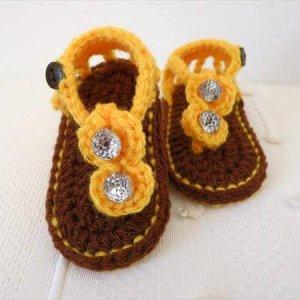 chic kids crochet booties
