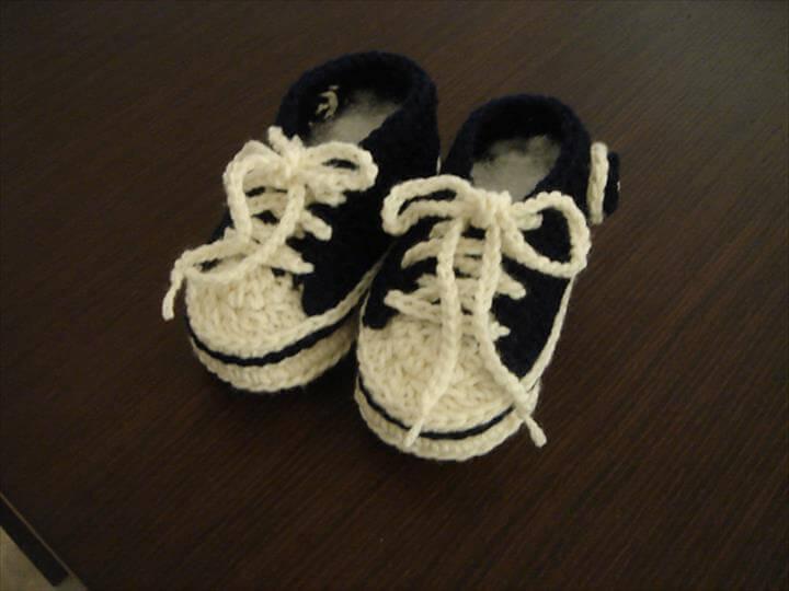 crochet winter baby booties