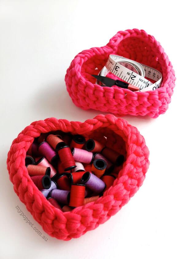 crochet free heart-shaped storage basket