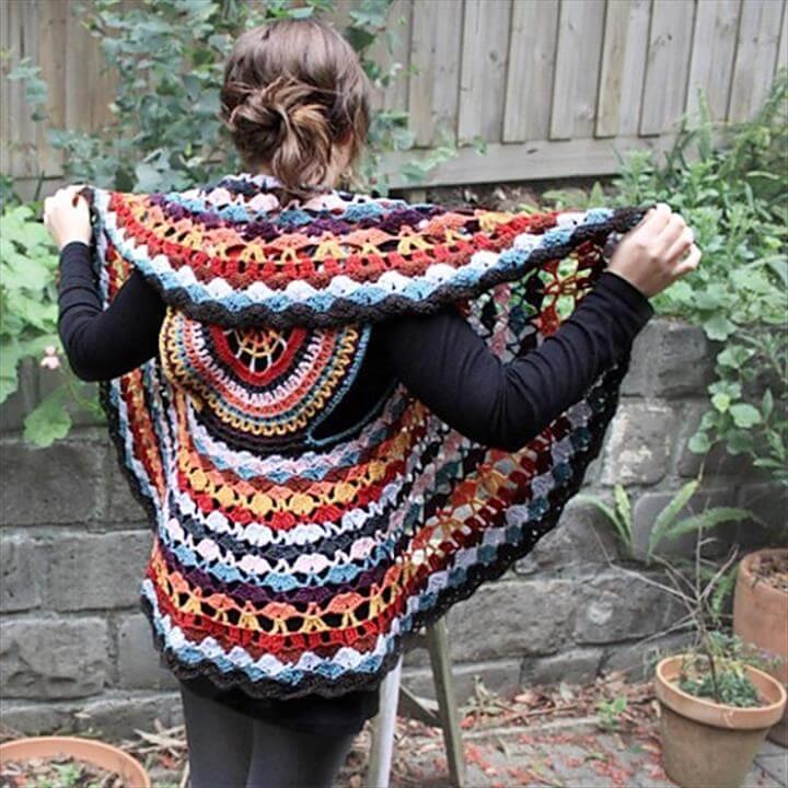 fashion-worthy crochet dreamcatcher circle vest